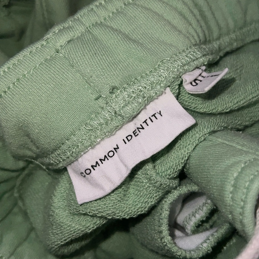 common identity sweat set